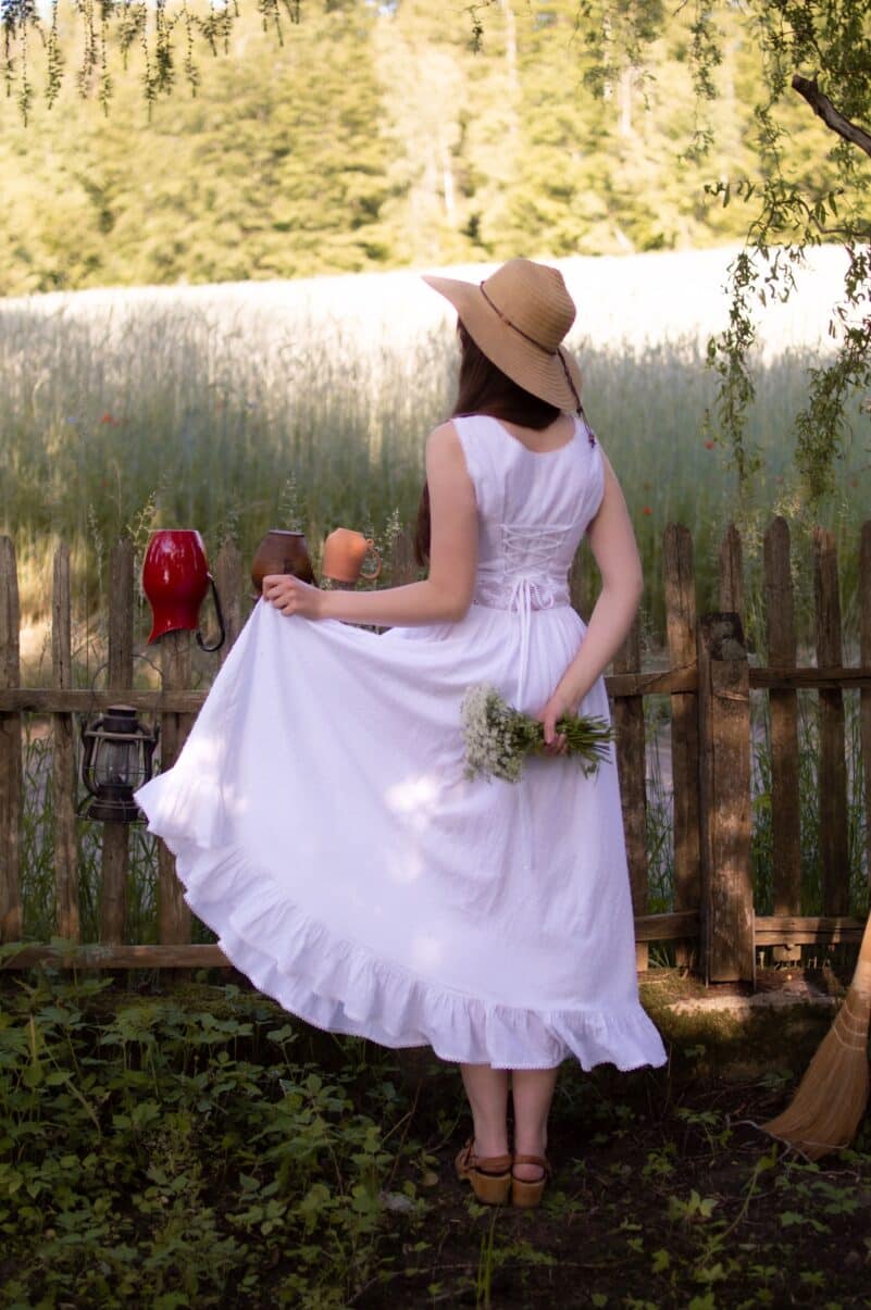 Elizabeth 12