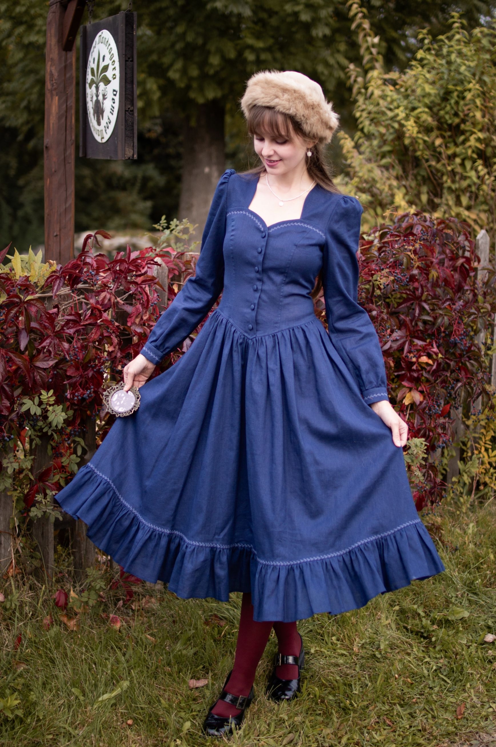 Navy blue linen vintage dress
